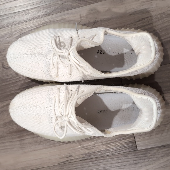 Mens Adidas Yeezy Boost 350 V2 Cream Triple White - Picture 4 of 4